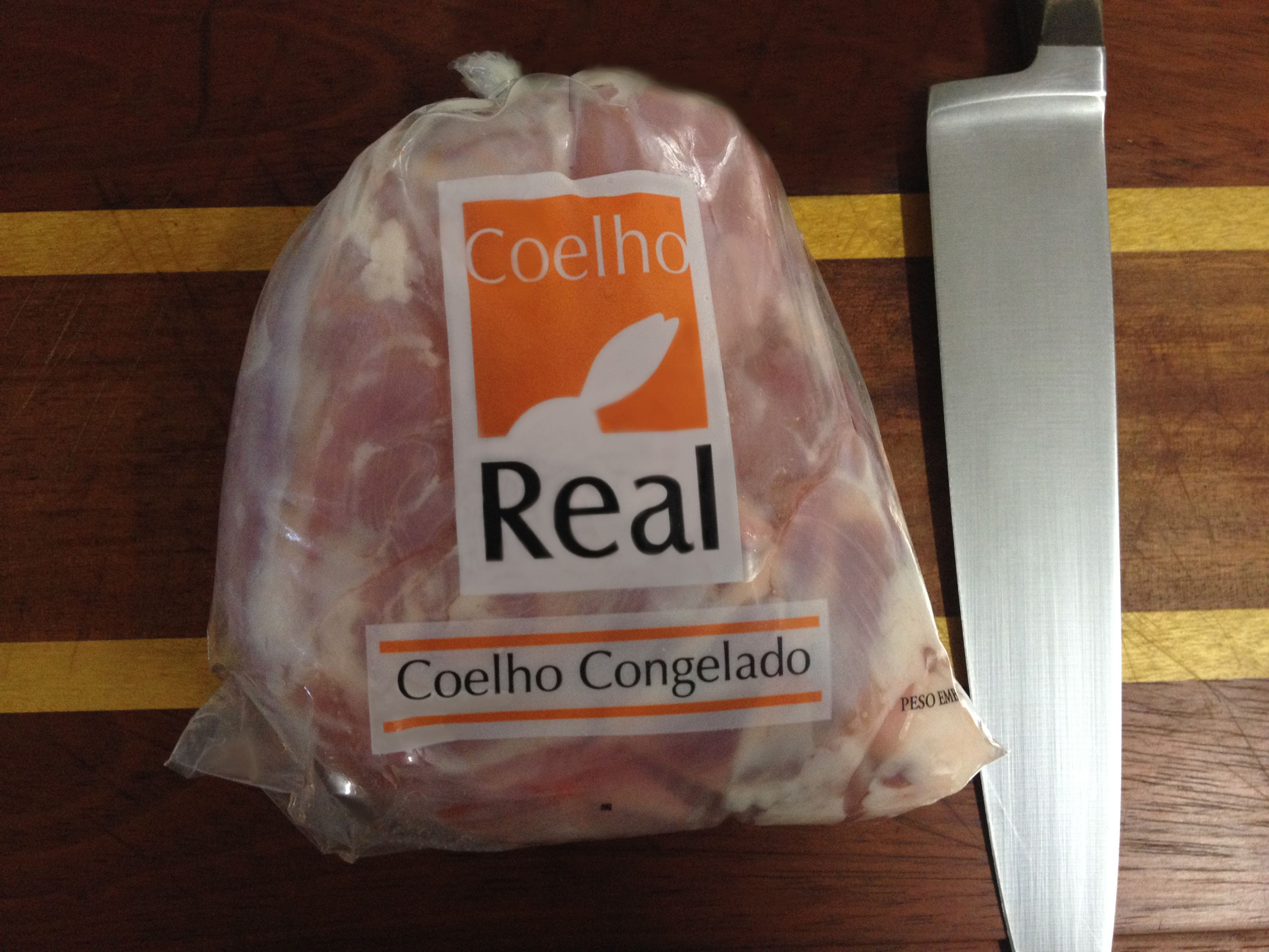 carne de coelho inteiro coelho real